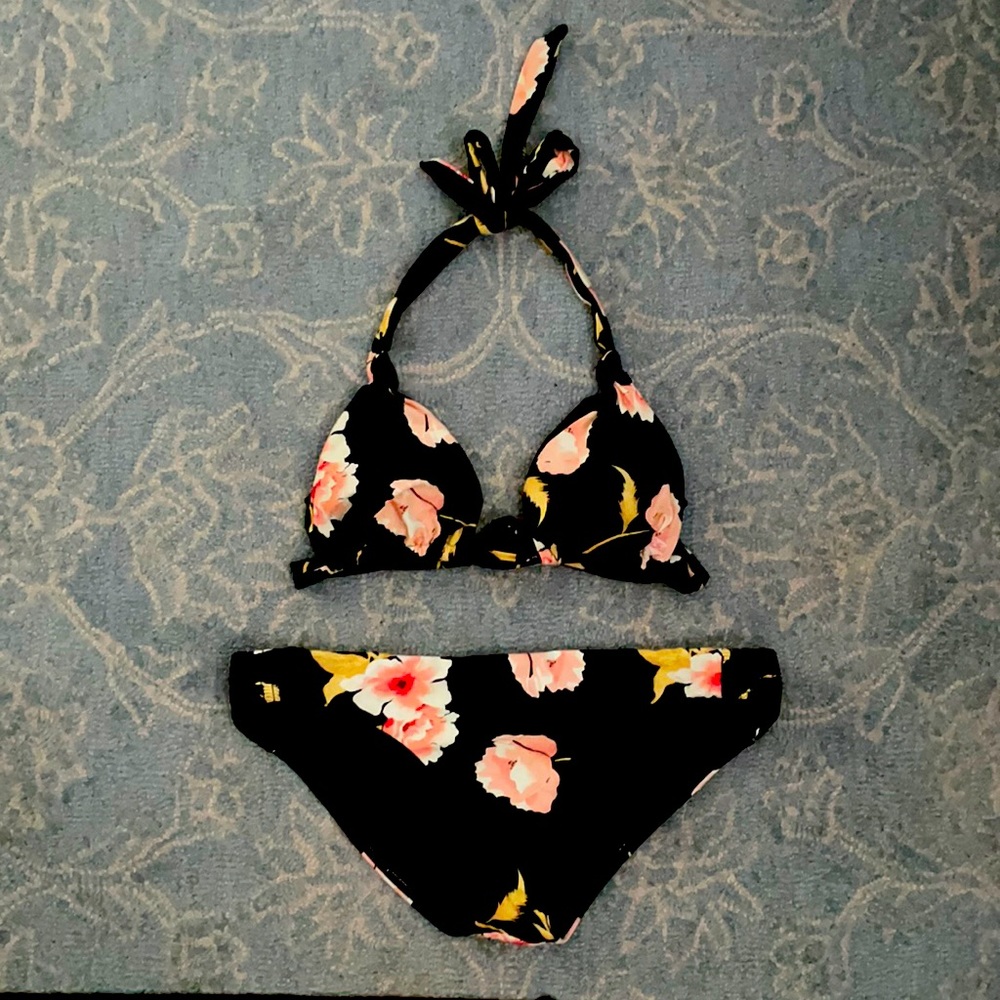 Two-piece Billabong bikini